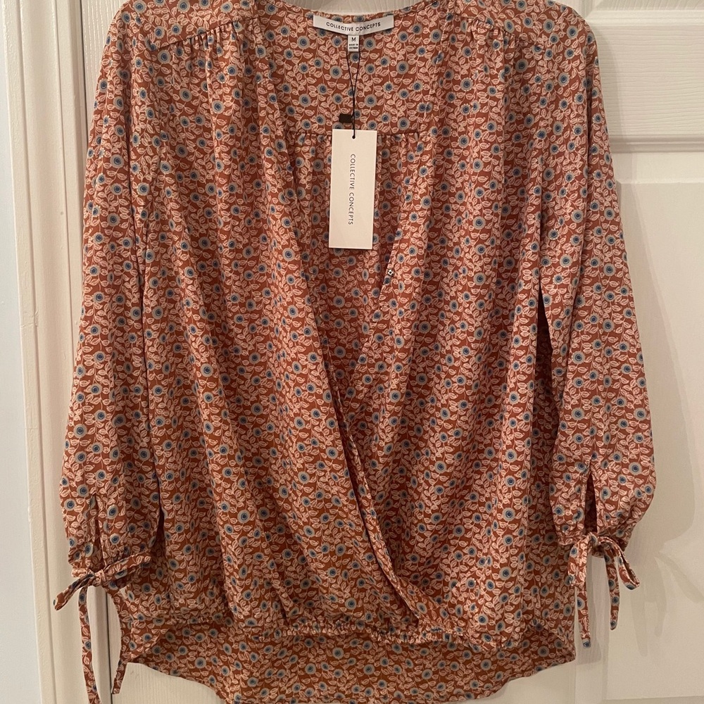 Collective Concepts - Amalia Printed Surplice Top